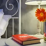 Lithinon House