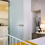Lithinon House *
