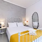 Lithinon House