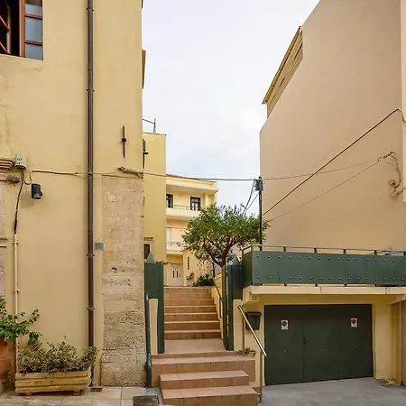 Home In Heart Of Old Town With Sunny Courtyard Holiday home Chania (Crete)