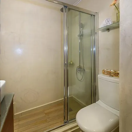 Home In Heart Of Old Town With Sunny Courtyard *